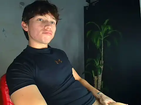 Snapshot of Logan_sixxer chatting on November 2025 11:03:01 PM Logan sixxer online show from November 2025 11:03:01 PM