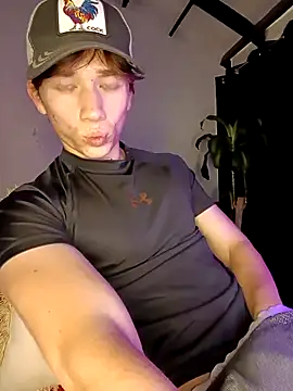 Snapshot of Logan_sixxer chatting on December 2025 10:17:02 PM Logan sixxer online show from December 2025 10:17:02 PM