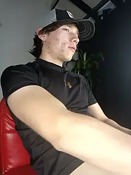 Snapshot of Logan_sixxer chatting on January 2026 10:25:01 PM Logan sixxer online show from January 2026 10:25:01 PM