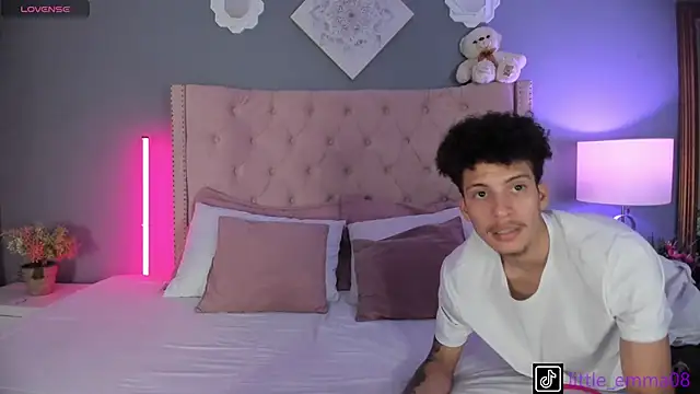 Snapshot of Joe_And_Emma chatting on October 2025 11:02:01 PM Joe And Emma online show from October 2025 11:02:01 PM