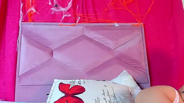 Snapshot of BellaaRossy chatting on October 2025 05:35:02 PM BellaaRossy online show from October 2025 05:35:02 PM