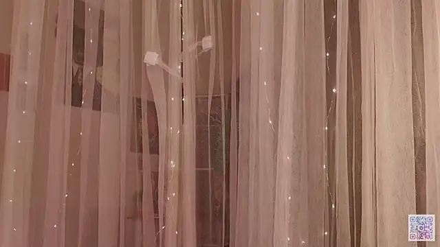 Snapshot of Queen_of_tease chatting on November 2025 09:02:02 PM Queen of tease online show from November 2025 09:02:02 PM