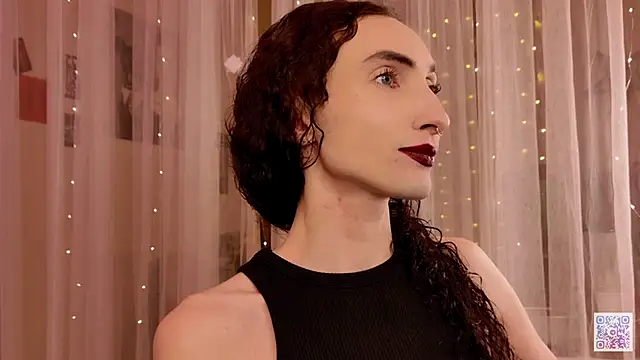 Snapshot of Queen_of_tease chatting on November 2025 09:08:01 PM Queen of tease online show from November 2025 09:08:01 PM