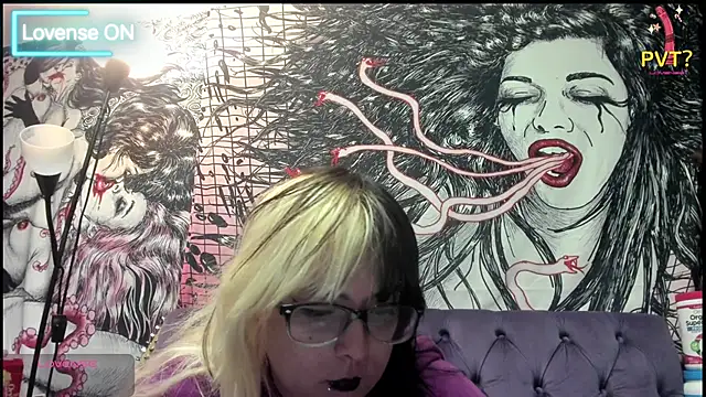 LunaCosmos online show from April 2026 11:32:02 PM