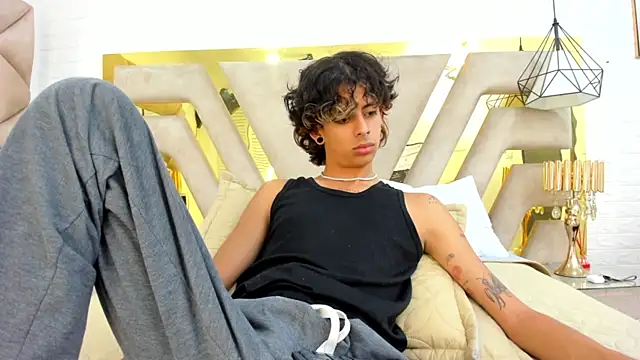 Ibratxandy online show from September 2025 06:55:01 PM