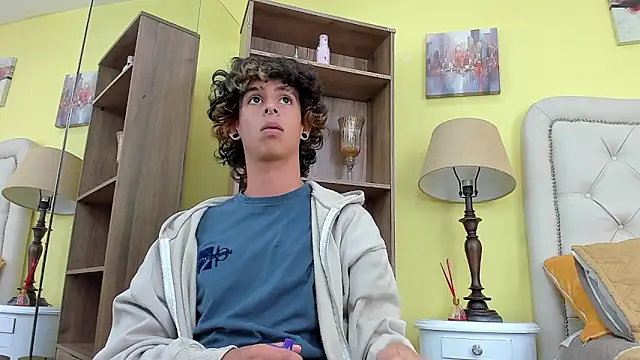 Ibratxandy online show from October 2025 07:23:01 PM