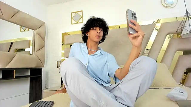 Ibratxandy online show from October 2025 01:18:02 PM