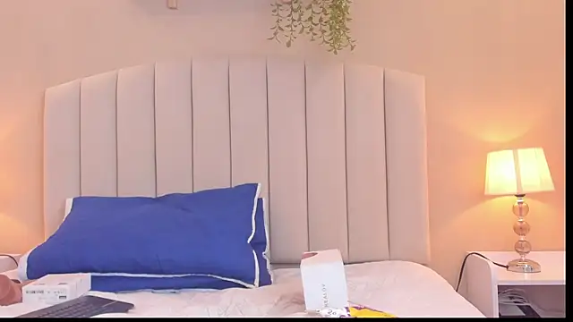 Rachel Donnelly online show from December 2025 03:13:02 AM