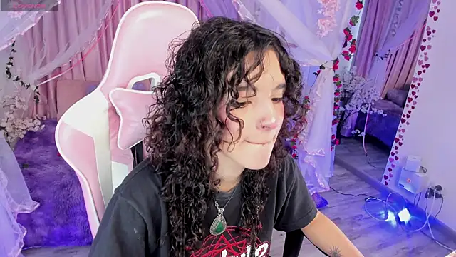 Snapshot of bunny_curly chatting on September 2025 01:32:01 PM bunny curly online show from September 2025 01:32:01 PM