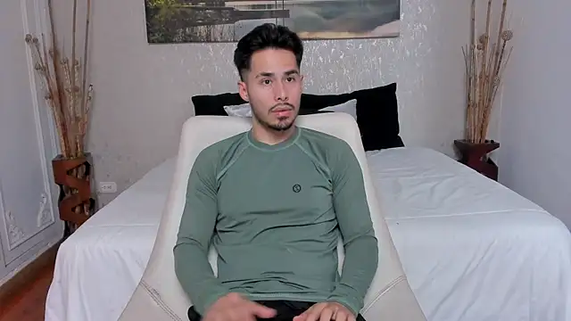 loghan fox online show from September 2025 08:31:01 PM