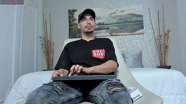 loghan fox online show from September 2025 03:32:01 AM