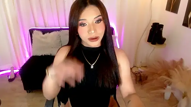 Snapshot of Ubanescka chatting on November 2025 05:35:01 PM Ubanescka online show from November 2025 05:35:01 PM