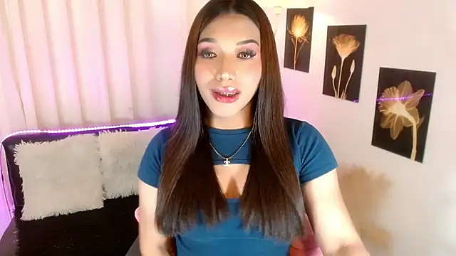 Snapshot of Ubanescka chatting on December 2025 07:53:02 PM Ubanescka online show from December 2025 07:53:02 PM