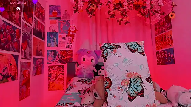 Snapshot of FluffyMelons chatting on November 2025 11:18:02 PM FluffyMelons online show from November 2025 11:18:02 PM