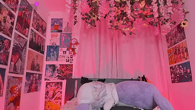 FluffyMelons online show from April 2026 11:07:01 PM