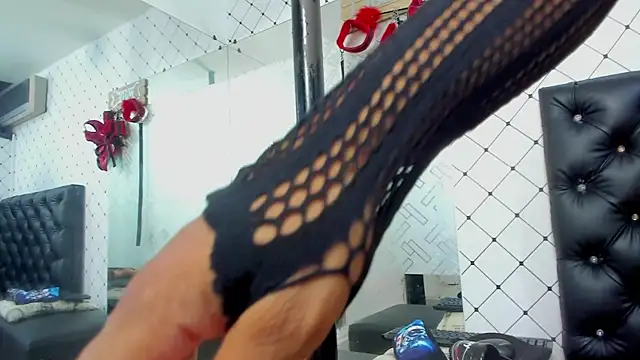 EMMA SANTANA online show from October 2025 07:44:02 PM