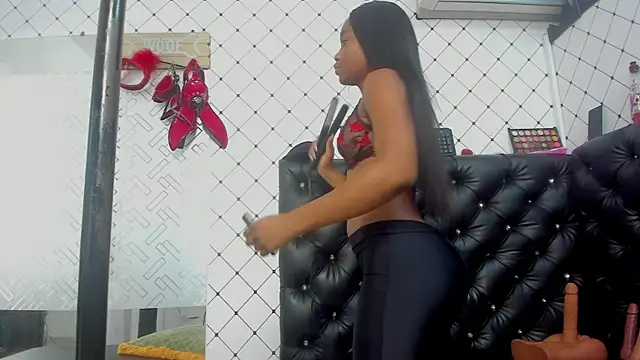 EMMA SANTANA online show from October 2025 02:18:02 PM