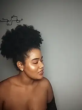 Snapshot of Maaaar_ chatting on November 2025 11:15:01 PM Maaaar online show from November 2025 11:15:01 PM