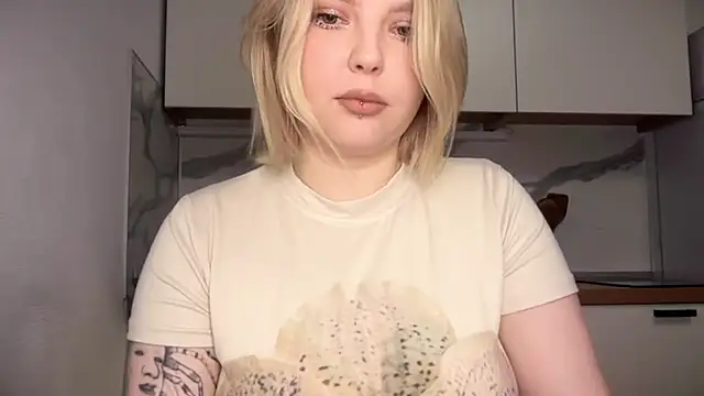 Snapshot of OpheliaRitz chatting on December 2025 06:12:02 PM OpheliaRitz online show from December 2025 06:12:02 PM