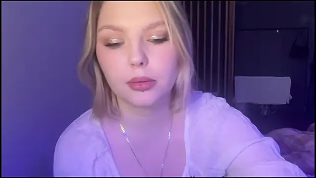 Snapshot of OpheliaRitz chatting on December 2025 10:22:01 AM OpheliaRitz online show from December 2025 10:22:01 AM