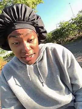 Snapshot of Tu_GataLinda chatting on October 2025 12:25:02 PM Tu GataLinda online show from October 2025 12:25:02 PM