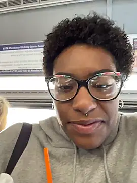 Snapshot of Tu_GataLinda chatting on October 2025 03:40:01 PM Tu GataLinda online show from October 2025 03:40:01 PM