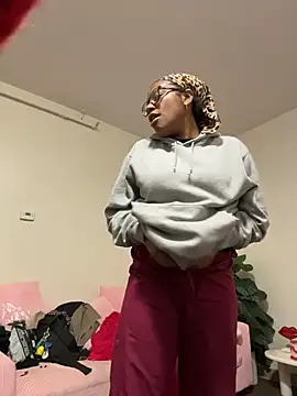 Snapshot of Tu_GataLinda chatting on November 2025 03:31:01 AM Tu GataLinda online show from November 2025 03:31:01 AM