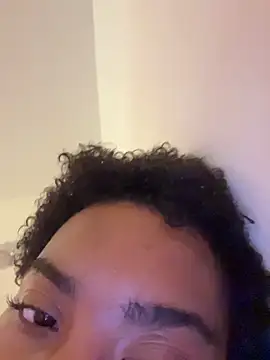 Snapshot of Tu_GataLinda chatting on November 2025 10:10:02 PM Tu GataLinda online show from November 2025 10:10:02 PM