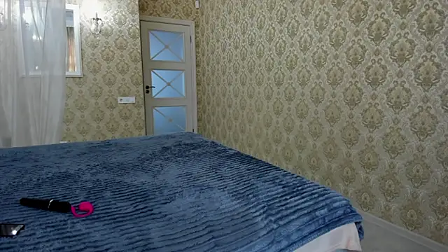 sofielovely  online show from September 2025 12:08:02 PM