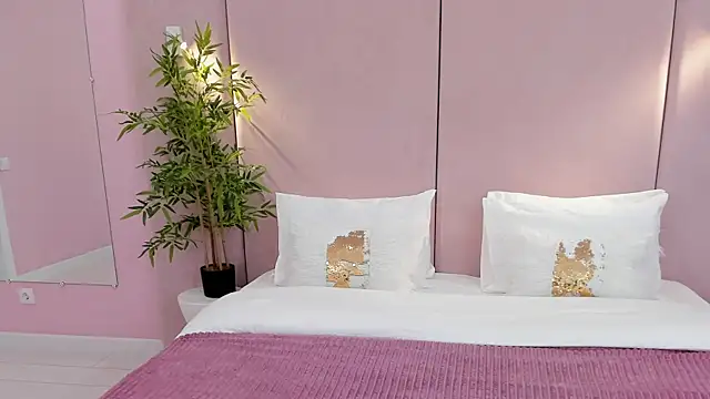 Snapshot of NoraHaynes chatting on October 2025 03:05:02 AM NoraHaynes online show from October 2025 03:05:02 AM