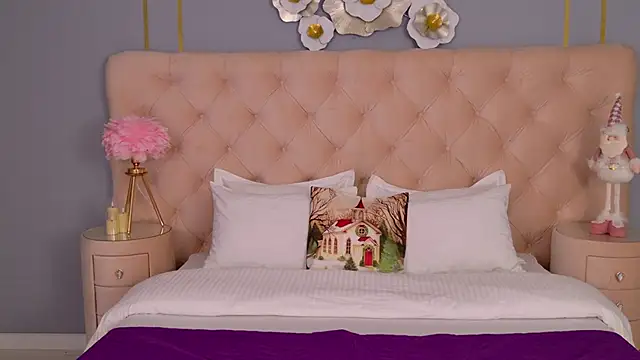 NoraHaynes online show from December 2025 03:13:02 AM