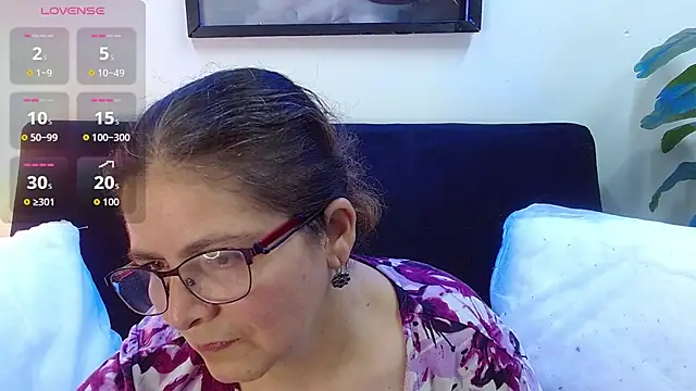 Snapshot of Linda_banks_ chatting on September 2025 01:52:01 AM Linda banks online show from September 2025 01:52:01 AM