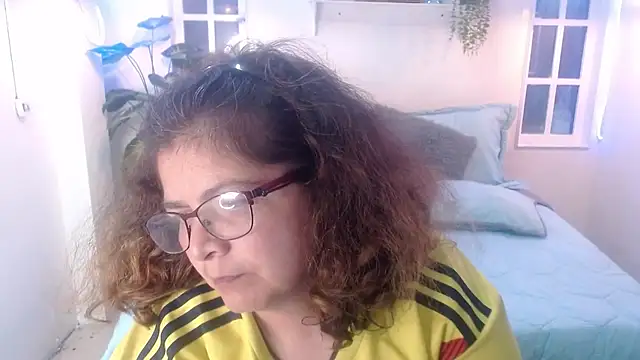 Snapshot of Linda_banks_ chatting on October 2025 11:22:01 AM Linda banks online show from October 2025 11:22:01 AM