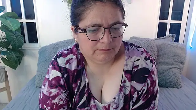 Linda banks  online show from November 2025 01:29:01 AM