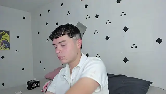 crushnier1 online show from September 2025 06:11:02 PM