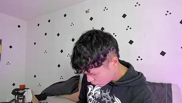 crushnier1 online show from October 2025 06:14:02 PM