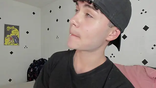 crushnier1 online show from October 2025 06:16:02 PM