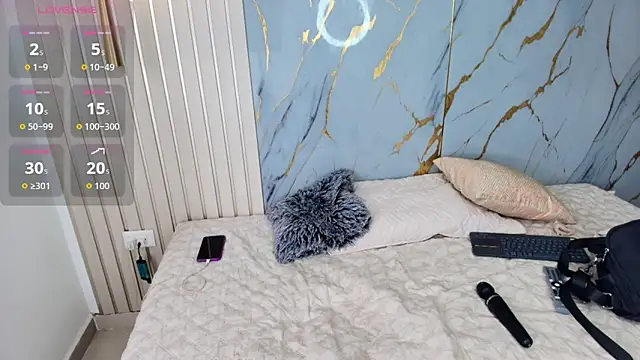 violetta hot  online show from October 2025 06:31:02 PM