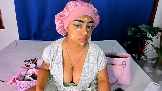 nahomy ryans online show from September 2025 08:31:02 AM