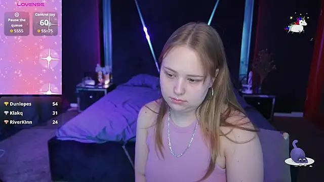 Snapshot of CrystallPaws chatting on September 2025 01:52:01 AM CrystallPaws online show from September 2025 01:52:01 AM