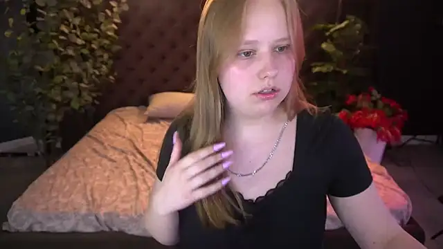 CrystallPaws online show from June 2026 05:50:02 AM
