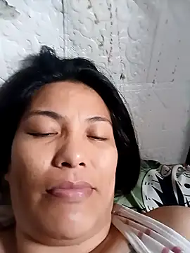Uniquebeauty32 online show from March 2026 10:35:01 PM