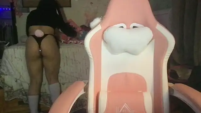 Snapshot of nekowaifuuu chatting on October 2025 06:14:01 AM nekowaifuuu online show from October 2025 06:14:01 AM