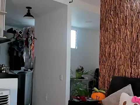 lia rip01 online show from October 2025 07:40:01 PM