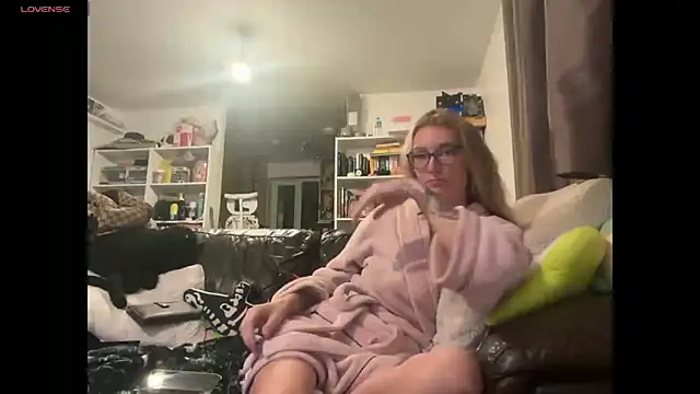 harleyblair online show from October 2025 07:47:01 PM