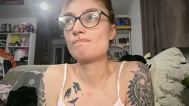 harleyblair online show from March 2026 09:19:02 PM