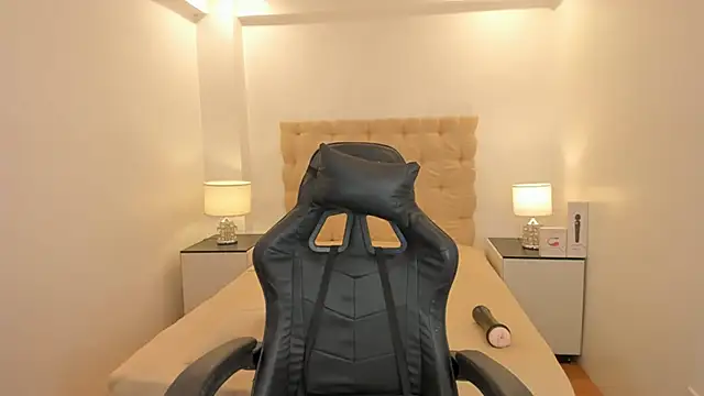 lovableXnaughty lily online show from November 2025 11:27:02 PM