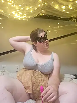 VeiledMuse online show from December 2025 02:38:01 AM