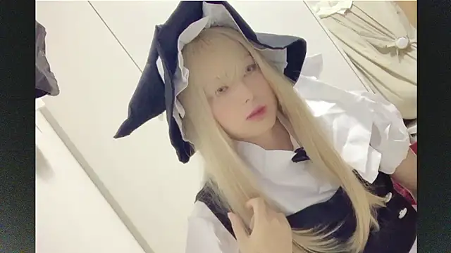 Snapshot of Mia032 chatting on October 2025 02:18:02 PM Mia032 online show from October 2025 02:18:02 PM