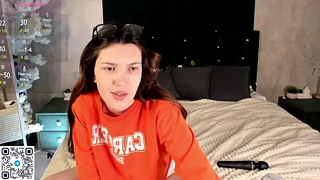 Snapshot of MalvinaDream chatting on February 2026 01:22:02 AM MalvinaDream online show from February 2026 01:22:02 AM